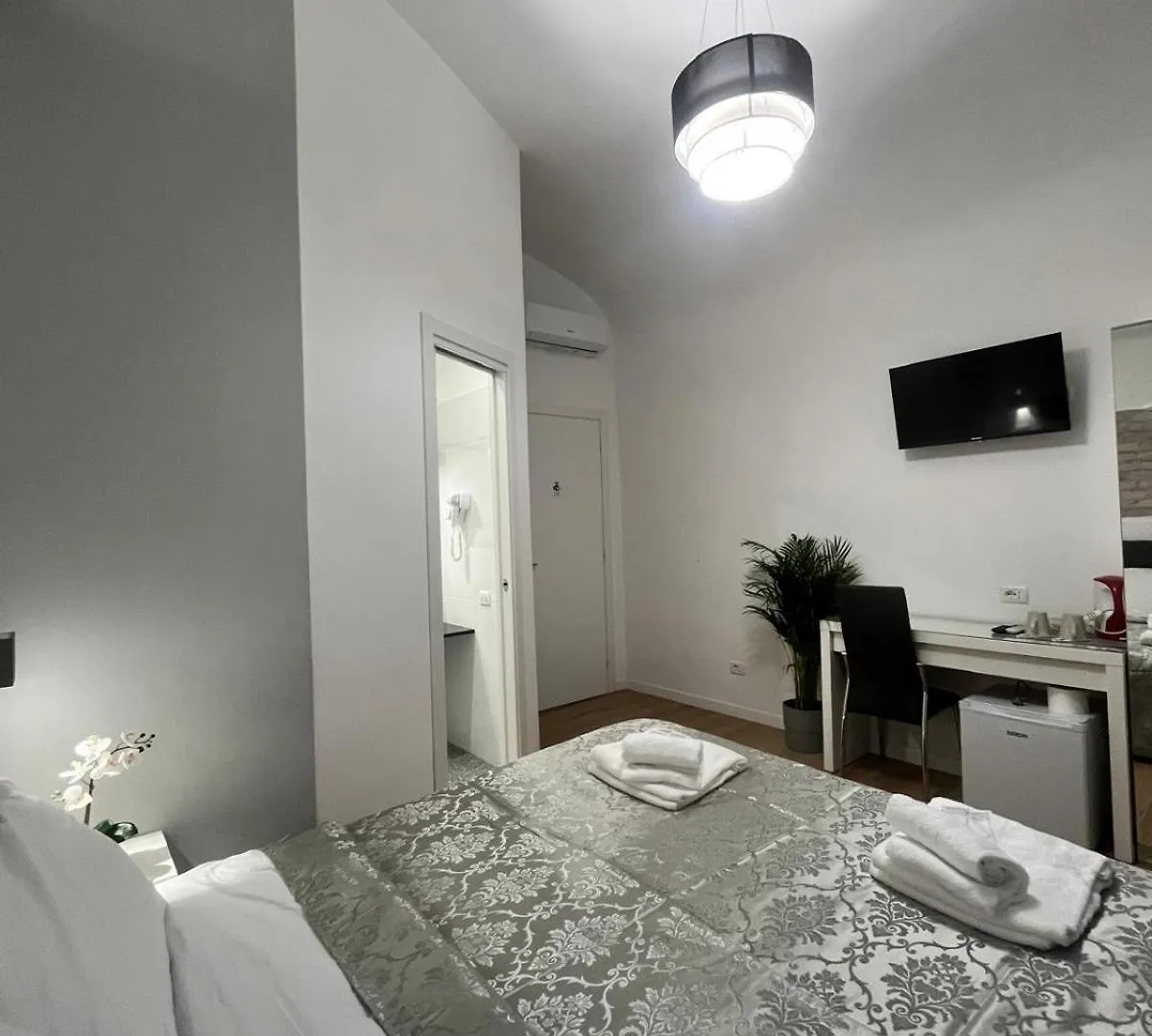 Rome Holiday Guesthouse Italy