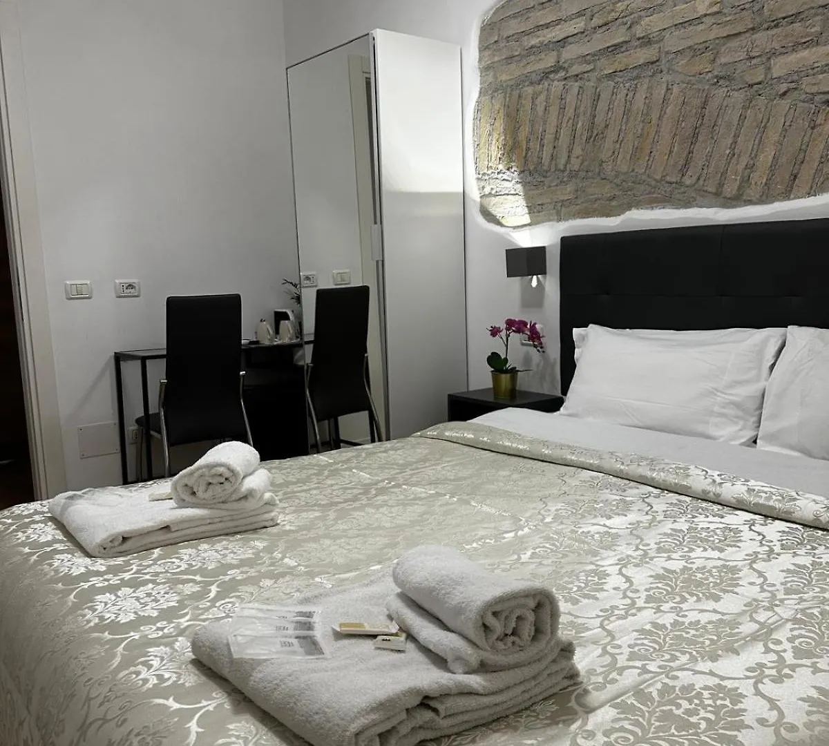 Rome Holiday Guesthouse Italy